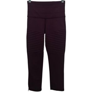 Lucy Ankle Zipper Capri Leggings